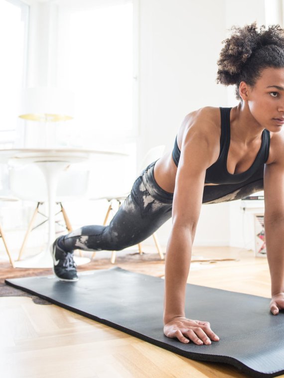 Home Workout Training zuhause mit online Fitnessstudios