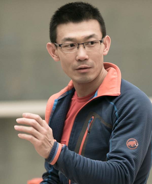 mb-Daniel_Ying_hoch