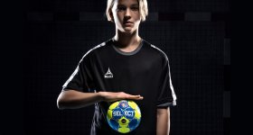 Handball Without Resin: Derbystar / Select Maxi Grip Is Self-Adhesive